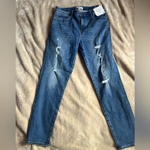 Abercrombie Curve Love Super Skinny High Rise - Size 14R / 32 - NWT